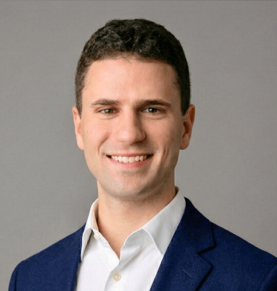 Owen Santos headshot